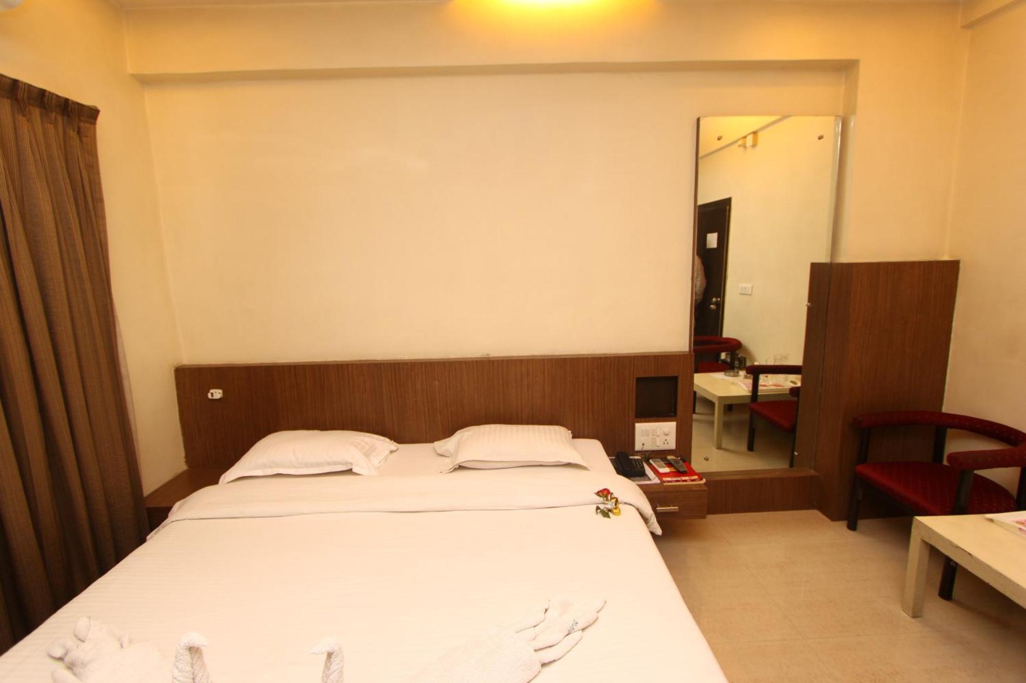 Hotel Rama Heritage Nashik Phòng bức ảnh